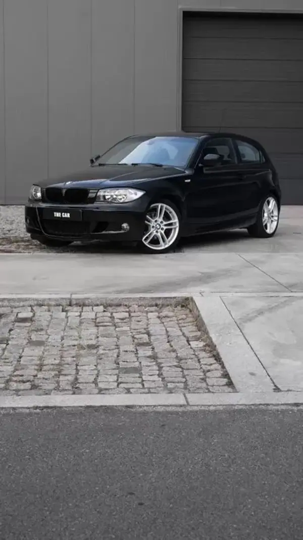 BMW 118 2010 - 10999 EUR, 225592 km - 225592km - foto 9 de 13