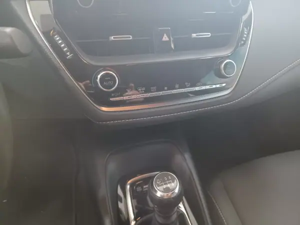 Toyota Corolla 2019 - 18390 EUR, 81211 km - AUTO.MOTO.pt - 81211km - foto 17 de 33