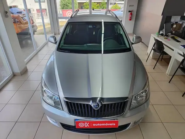 Skoda Octavia Break 2009 - 5750 EUR, 277000 km - AUTO.MOTO.pt - 277000km - foto 4 de 36