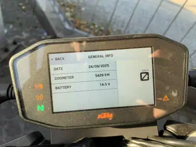 KTM Duke 990 R 2021 - 7950 EUR, 5429 km - AUTO.MOTO.pt - 5429km - foto 17 de 18