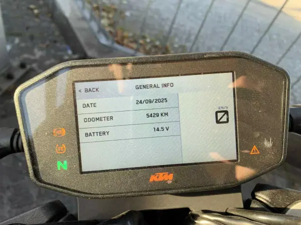 KTM Duke 990 R 2021 - 7950 EUR, 5429 km - AUTO.MOTO.pt - 5429km - foto 17 de 18