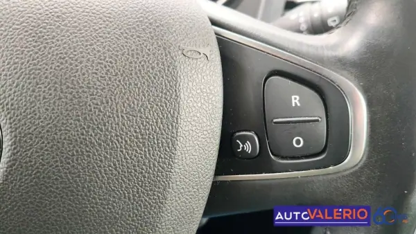 Renault Captur 2019 - 17950 EUR, 35775 km - AUTO.MOTO.pt - 35775km - foto 18 de 34