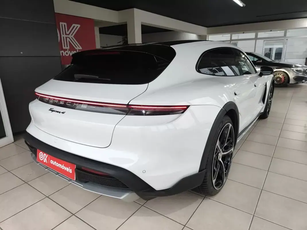 Porsche Taycan Cross Turismo 2022 - 65750 EUR, 55800 km - AUTO.MOTO.pt - 55800km - foto 11 de 40