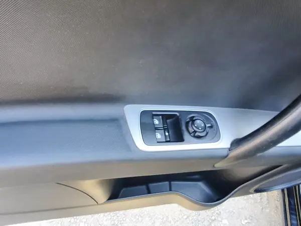Alfa Romeo MiTo 2018 - 13500 EUR, 89500 km - AUTO.MOTO.pt - 89500km - foto 6 de 14