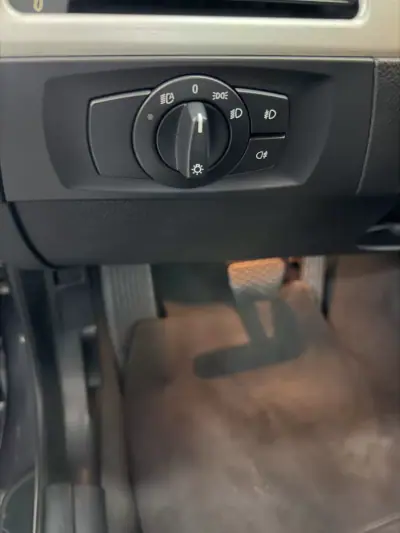 BMW 335 2007 - 22990 EUR, 159000 km - AUTO.MOTO.pt - 159000km - foto 13 de 14