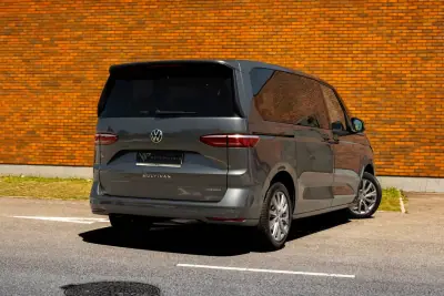 Volkswagen Multivan 2022 - 39990 EUR, 104500 km - AUTO.MOTO.pt - 104500km - foto 3 de 26
