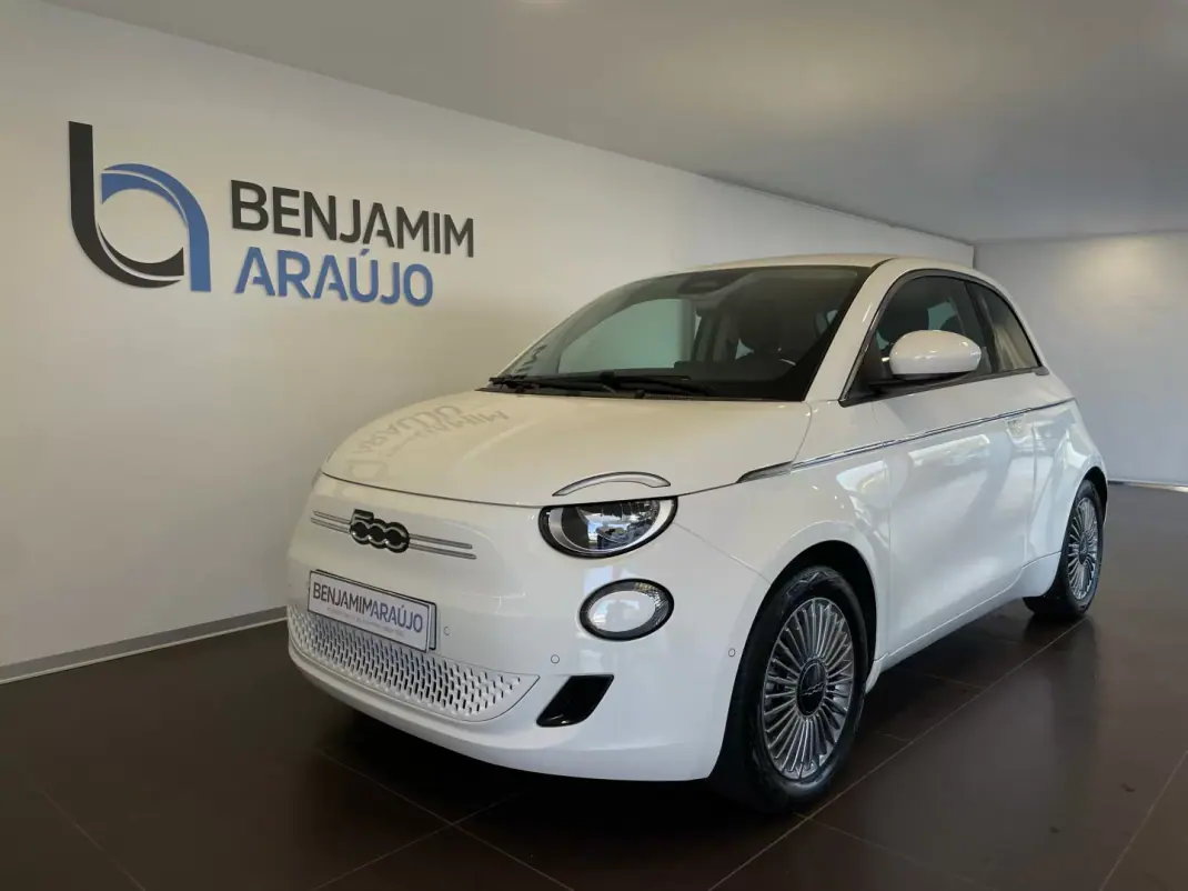 Fiat 500e 2024 - 24750 EUR, 18176 km - AUTO.MOTO.pt - 18176km - foto 1 de 16