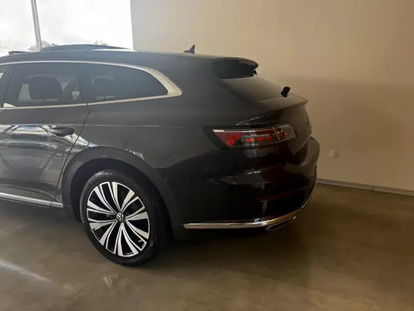Volkswagen Arteon Shooting Brake 2021 - 23500 EUR, 168600 km - AUTO.MOTO.pt - 168600km - foto 28 de 144