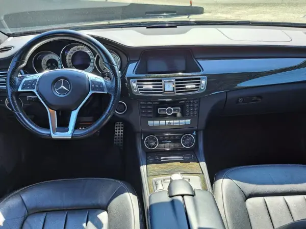 Mercedes-Benz CLS 350 2014 - 29000 EUR, 237000 km - AUTO.MOTO.pt - 237000km - foto 6 de 50