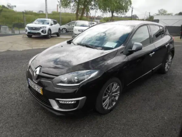 Renault Mégane 2013 - 9750 EUR, 218367 km - AUTO.MOTO.pt - 218367km - foto 3 de 17
