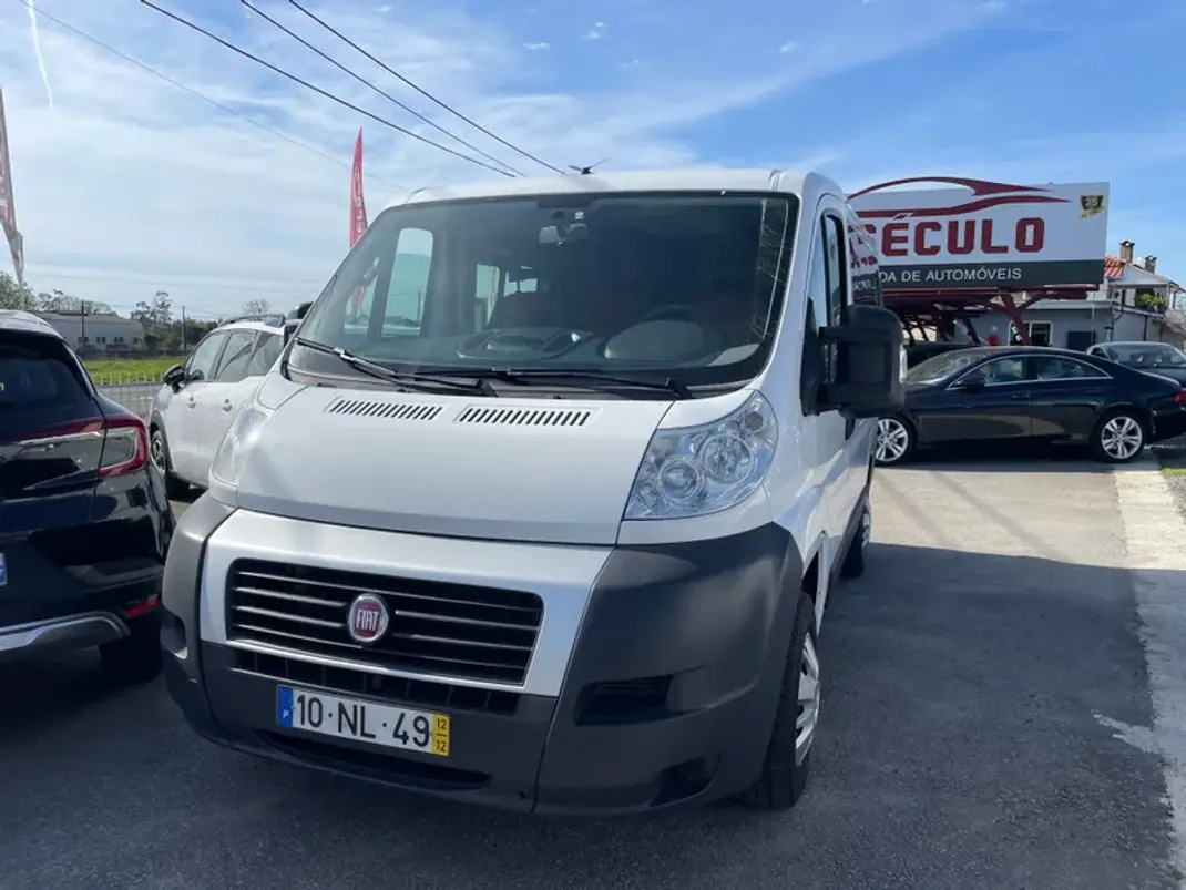 Fiat 2012 - 12750 EUR, 213184 km - AUTO.MOTO.pt - 213184km - foto 1 de 23