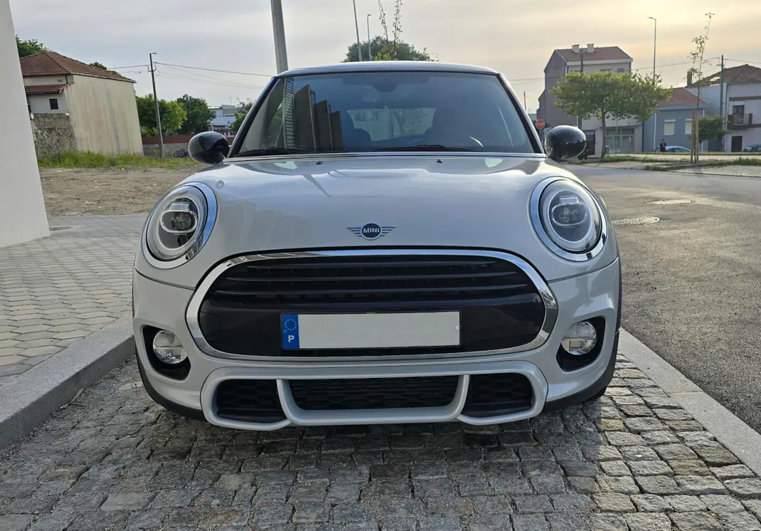 MINI Cooper 2019 - 15999 EUR, 105000 km - AUTO.MOTO.pt - 105000km - foto 10 de 15