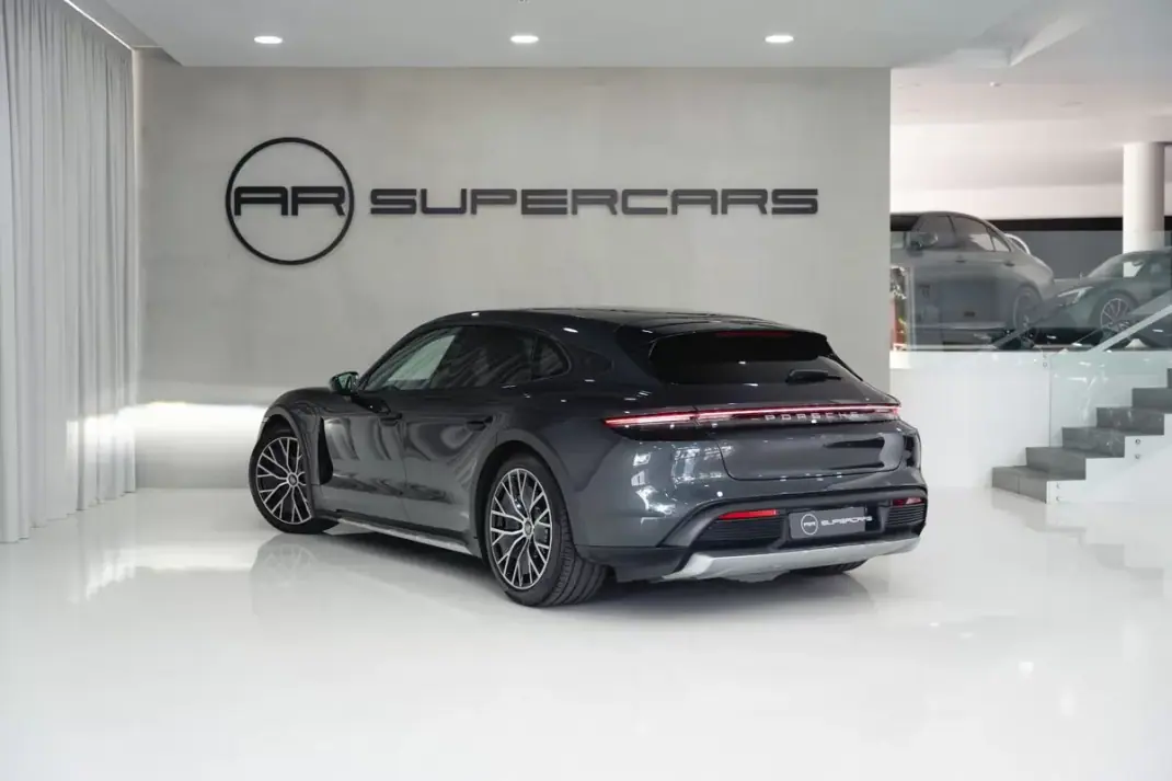 Porsche Taycan Cross Turismo 2022 - 63950 EUR, 45941 km - 45941km - foto 12 de 52