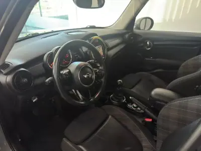 MINI 5 Portas 2016 - 14490 EUR, 101264 km - AUTO.MOTO.pt - 101264km - foto 15 de 27
