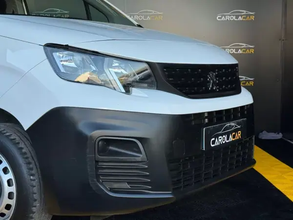 Peugeot 2019 - 13450 EUR, 90000 km - AUTO.MOTO.pt - 90000km - foto 8 de 15