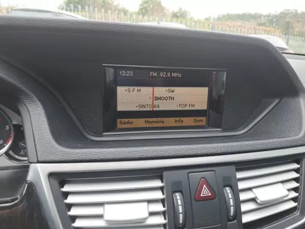 Mercedes-Benz E 250 2009 - 14450 EUR, 234946 km - AUTO.MOTO.pt - 234946km - foto 12 de 23