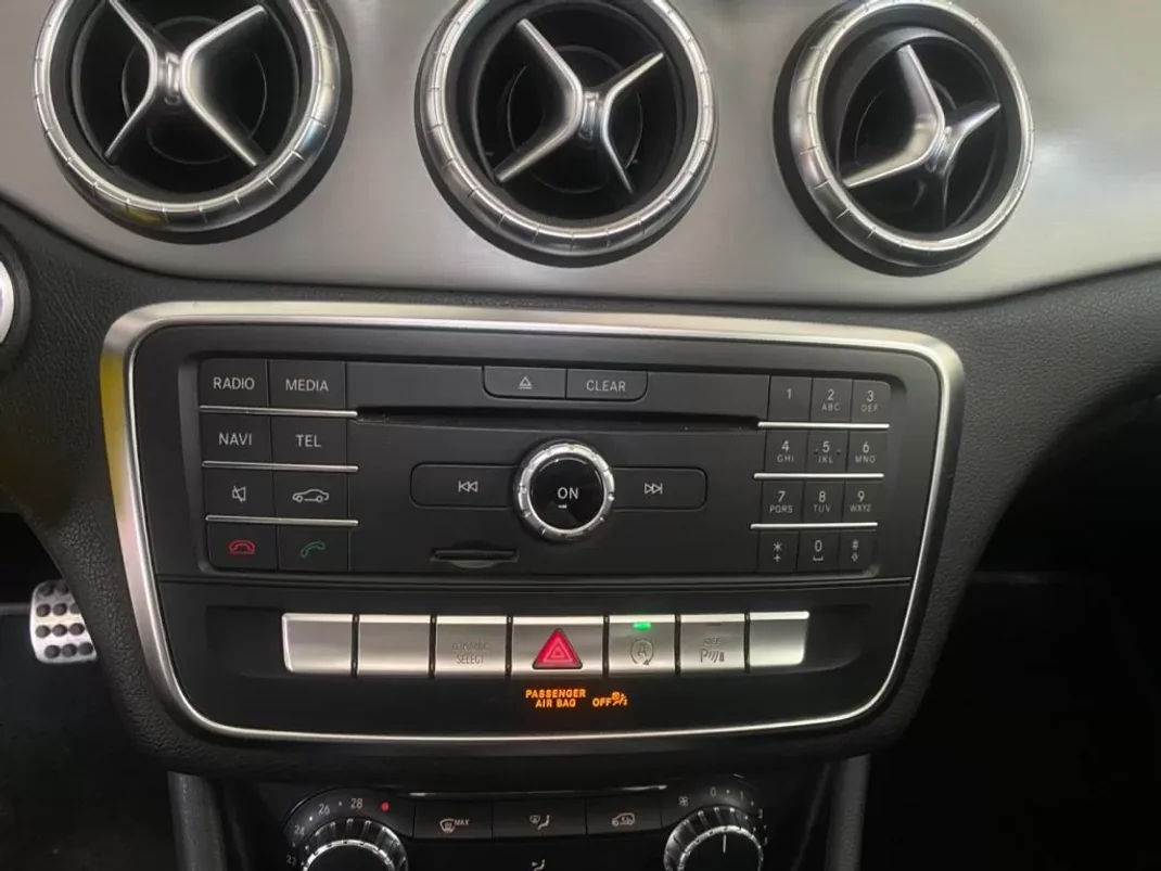 Mercedes-Benz CLA 180 2016 - 22900 EUR, 149000 km - AUTO.MOTO.pt - 149000km - foto 16 de 20