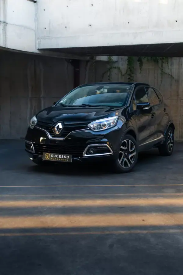 Renault Captur 1.0 TCe Exclusive 2014 Petrol — 120 326 km · Braga Renault Captur 1.0 TCe Exclusive 2014 Petrol