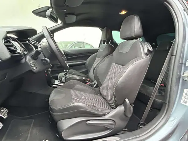 Citroën DS3 2010 - 7000 EUR, 287000 km - AUTO.MOTO.pt - 287000km - foto 9 de 13