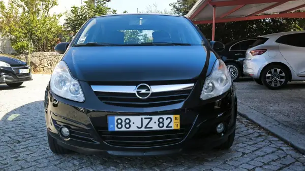 Opel Corsa 2010 — foto 2 de 6