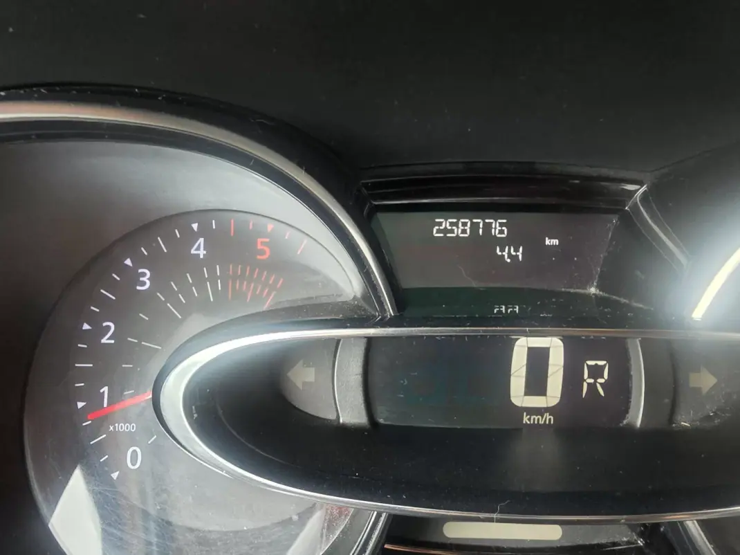 Renault Clio Break 2016 - 6500 EUR, 258776 km - 258776km - foto 20 de 21