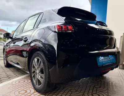 Peugeot 208 2022 - 15950 EUR, 91000 km - AUTO.MOTO.pt - 91000km - foto 7 de 26