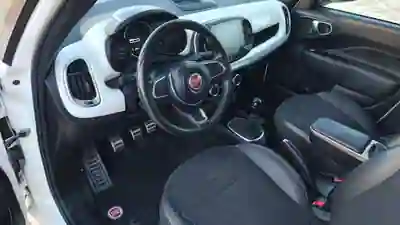 Fiat 500L 2019 - 10950 EUR, 102000 km - AUTO.MOTO.pt - 102000km - foto 10 de 13