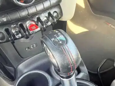 MINI Cooper 2015 - 18900 EUR, 132000 km - AUTO.MOTO.pt - 132000km - foto 9 de 29