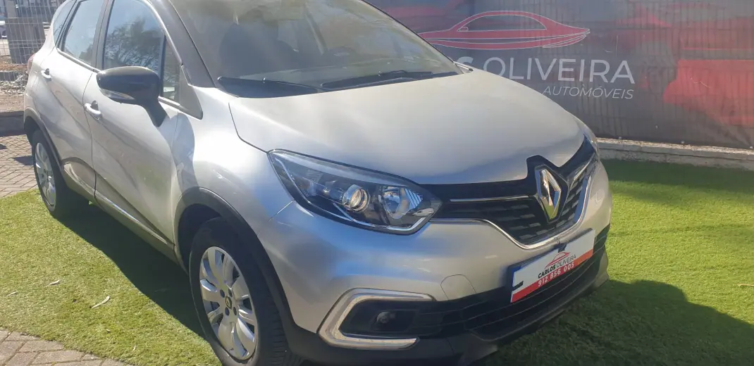 Renault Captur 2019 - 14950 EUR, 107000 km - AUTO.MOTO.pt - 107000km - foto 1 de 11