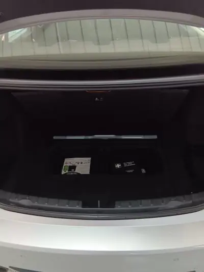 BMW 320 2014 - 14950 EUR, 265000 km - AUTO.MOTO.pt - 265000km - foto 19 de 20