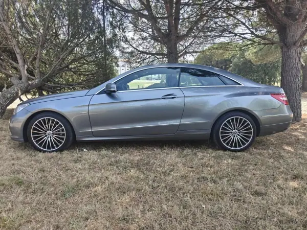 Mercedes-Benz E 220 2010 - 15499 EUR, 202000 km - AUTO.MOTO.pt - 202000km - foto 8 de 35