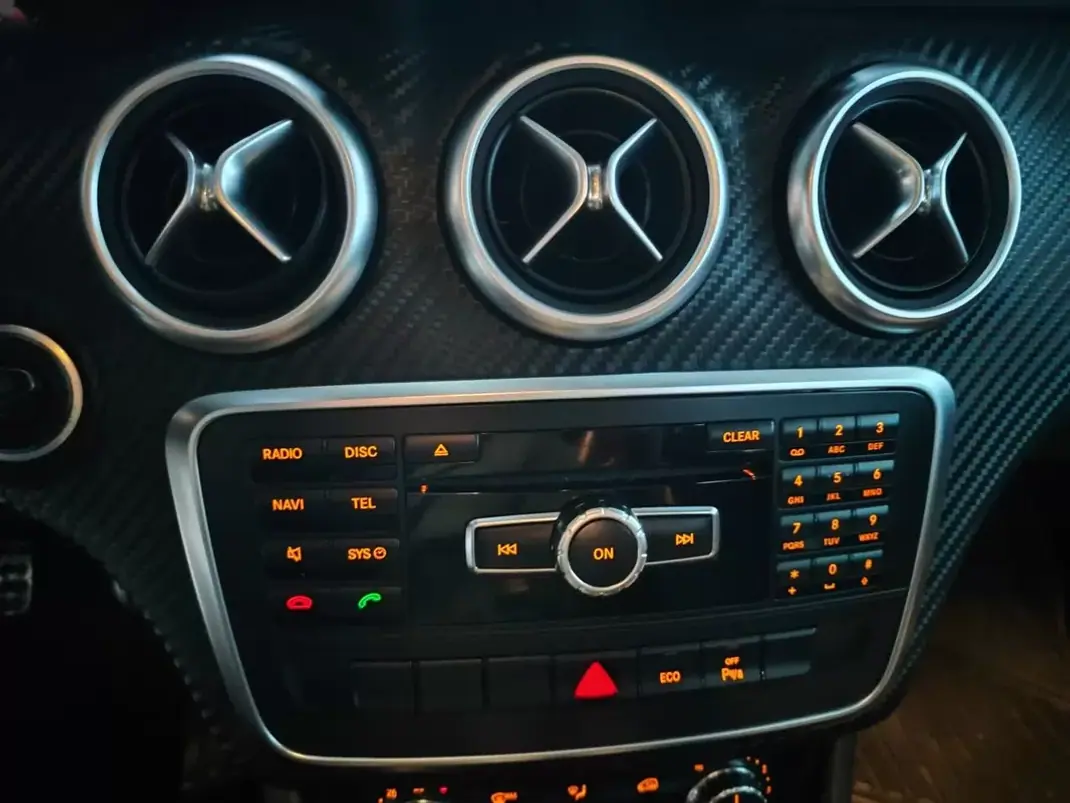 Mercedes-Benz A 180 2013 - 17650 EUR, 96800 km - AUTO.MOTO.pt - 96800km - foto 25 de 31