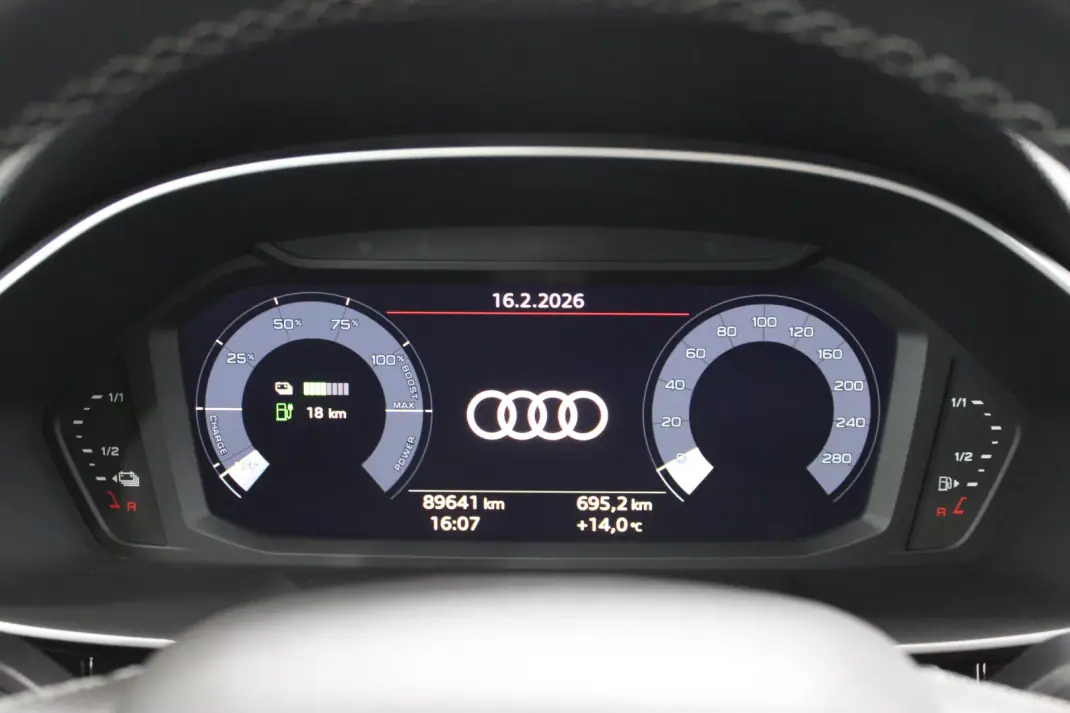 Audi Q3 Sportback 2021 - 35900 EUR, 89638 km - AUTO.MOTO.pt - 89638km - foto 12 de 18