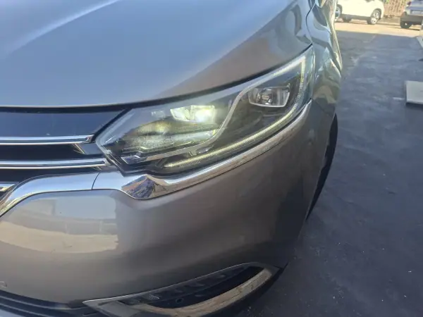 Renault Espace 2017 - 14950 EUR, 206218 km - 206218km - foto 33 de 43