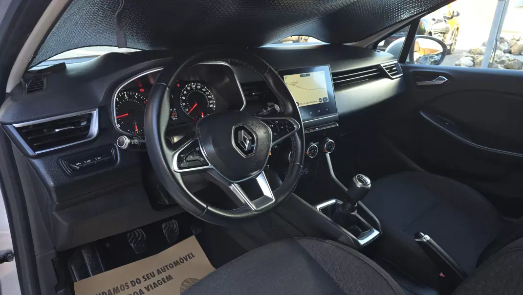 Renault Clio 2020 - 12850 EUR, 66000 km - AUTO.MOTO.pt - 66000km - foto 11 de 18