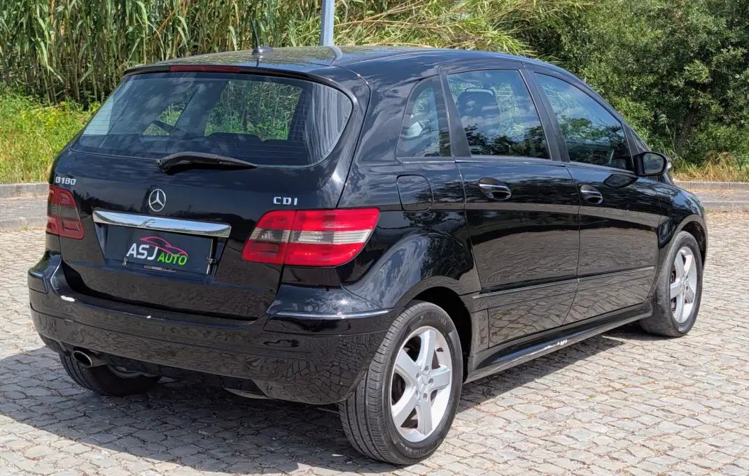 Mercedes-Benz B 180 2006 - 5250 EUR, 397954 km - AUTO.MOTO.pt - 397954km - foto 6 de 18