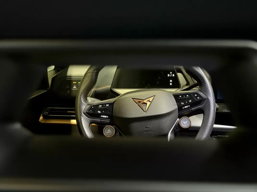 Cupra Born 2022 - 25500 EUR, 41000 km - 41000km - foto 14 de 17