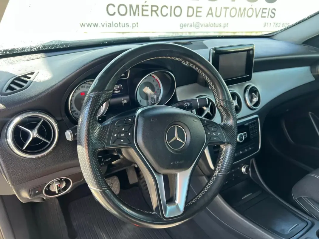 Mercedes-Benz GLA 200 2015 - 21750 EUR, 192000 km - AUTO.MOTO.pt - 192000km - foto 8 de 14