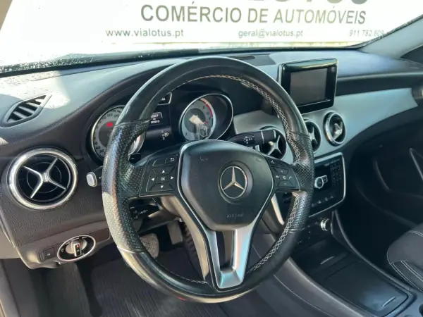 Mercedes-Benz GLA 200 2015 - 21750 EUR, 192000 km - AUTO.MOTO.pt - 192000km - foto 8 de 14
