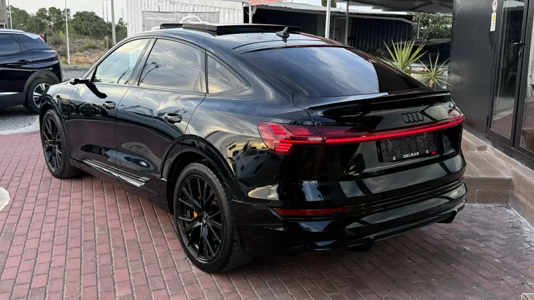 Audi e-tron Sportback 2022 - 39990 EUR, 82000 km - 82000km - foto 10 de 45
