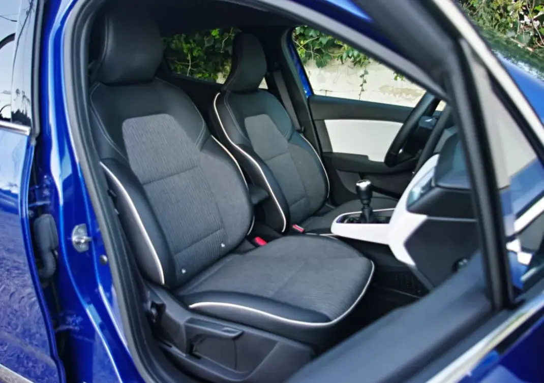 Renault Clio 2023 - 18900 EUR, 26048 km - AUTO.MOTO.pt - 26048km - foto 21 de 40