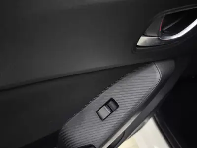 Mazda 3 2016 - 12450 EUR, 207205 km - AUTO.MOTO.pt - 207205km - foto 37 de 40