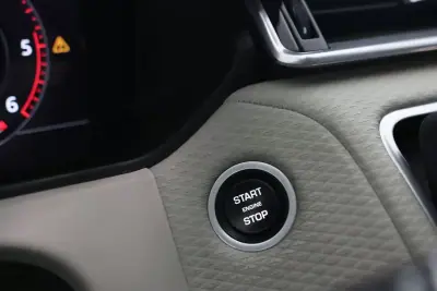 Land Rover Range Rover Velar 2017 - 41900 EUR, 80054 km - AUTO.MOTO.pt - 80054km - foto 25 de 34