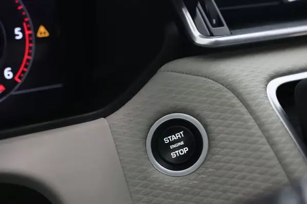 Land Rover Range Rover Velar 2017 - 41900 EUR, 80054 km - AUTO.MOTO.pt - 80054km - foto 25 de 34