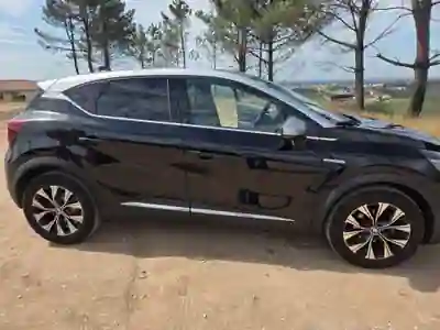 Renault Captur 2022 - 17500 EUR, 63000 km - AUTO.MOTO.pt - 63000km - foto 3 de 7