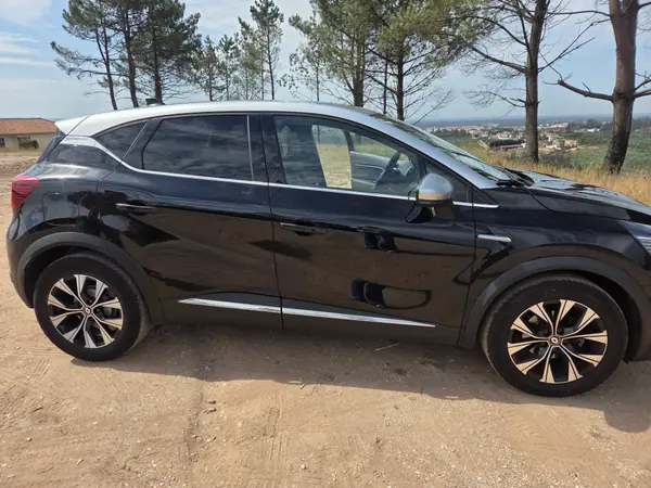 Renault Captur 2022 - 17500 EUR, 63000 km - AUTO.MOTO.pt - 63000km - foto 3 de 7