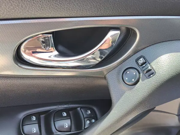 Nissan Qashqai 2019 - 18750 EUR, 92563 km - AUTO.MOTO.pt - 92563km - foto 29 de 50