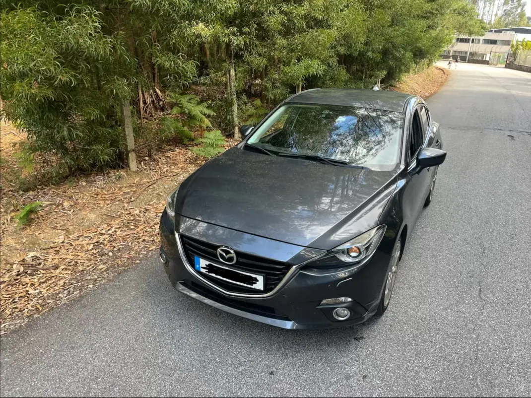Mazda 3 2016 - 9990 EUR, 200000 km - 200000km - foto 4 de 10