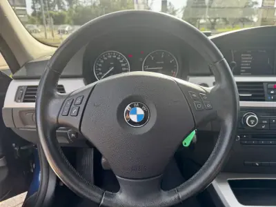 BMW 320 2011 - 11950 EUR, 245000 km - 245000km - foto 8 de 16