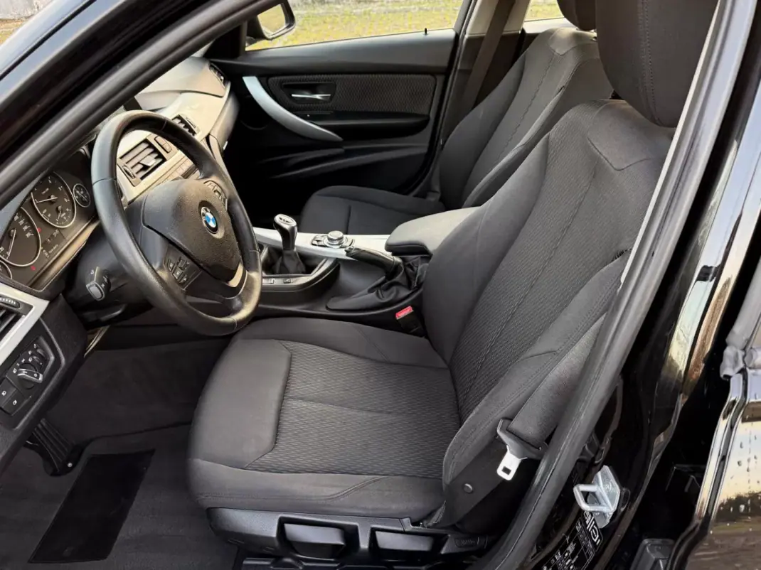 BMW 318 2013 - 15900 EUR, 177000 km - AUTO.MOTO.pt - 177000km - foto 5 de 17